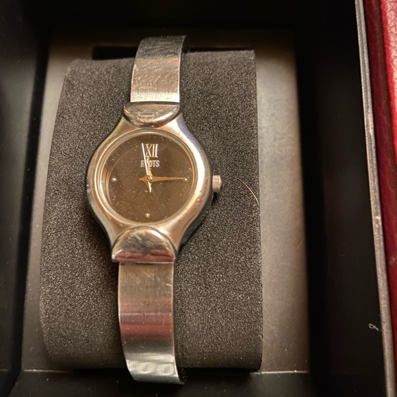 Roots Watch - Picture 2 of 2